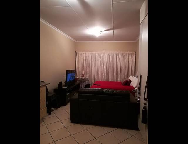 1 BEDROOM PROPERTY TO RENT IN KARENPARK